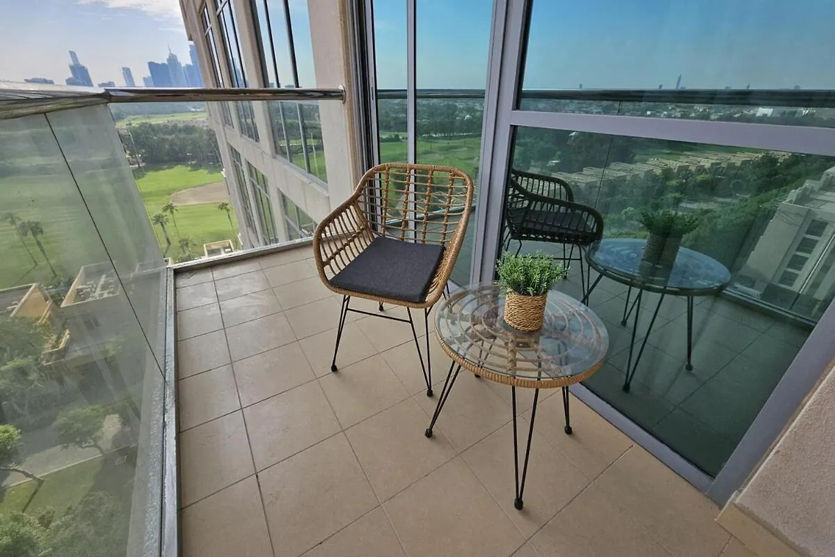 Luxury 3 Bed Apt With Golf Course Views Dubai