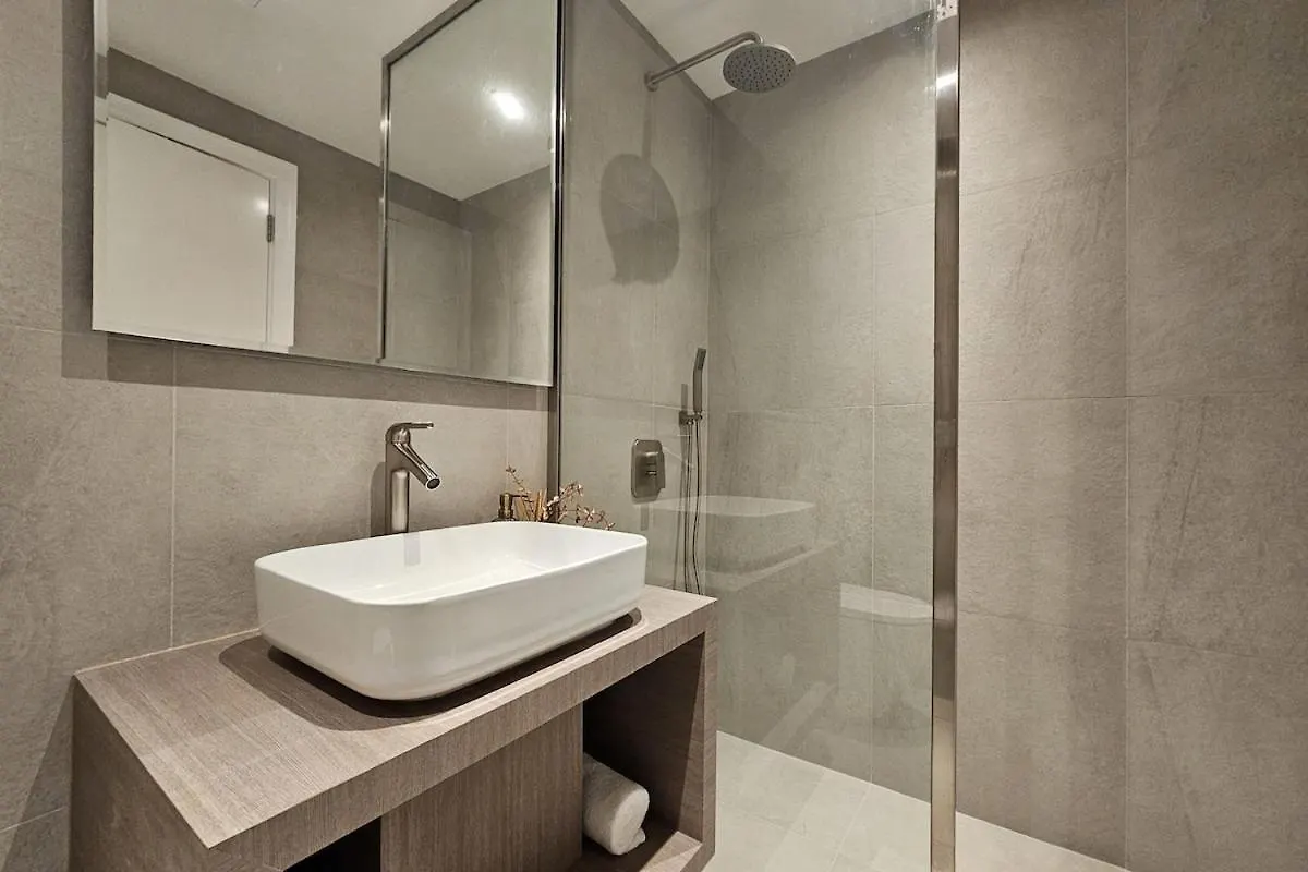Luxury 3 Bed Apt With Golf Course Views Dubai United Arab Emirates