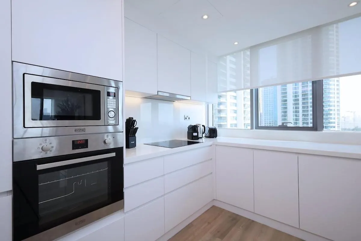 Luxury 3 Bed Apt With Golf Course Views Dubai Apartment