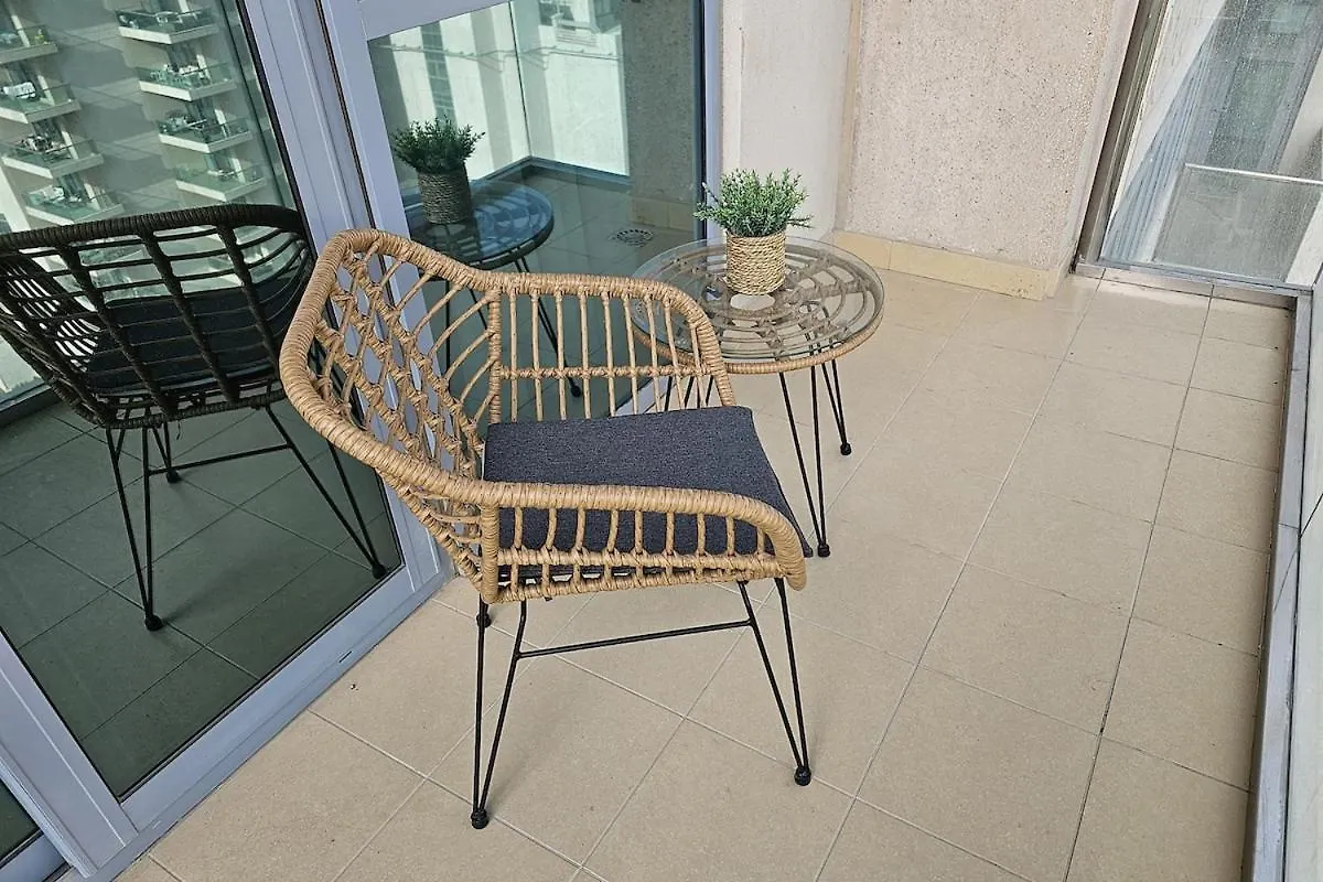 Luxury 3 Bed Apt With Golf Course Views 迪拜 公寓