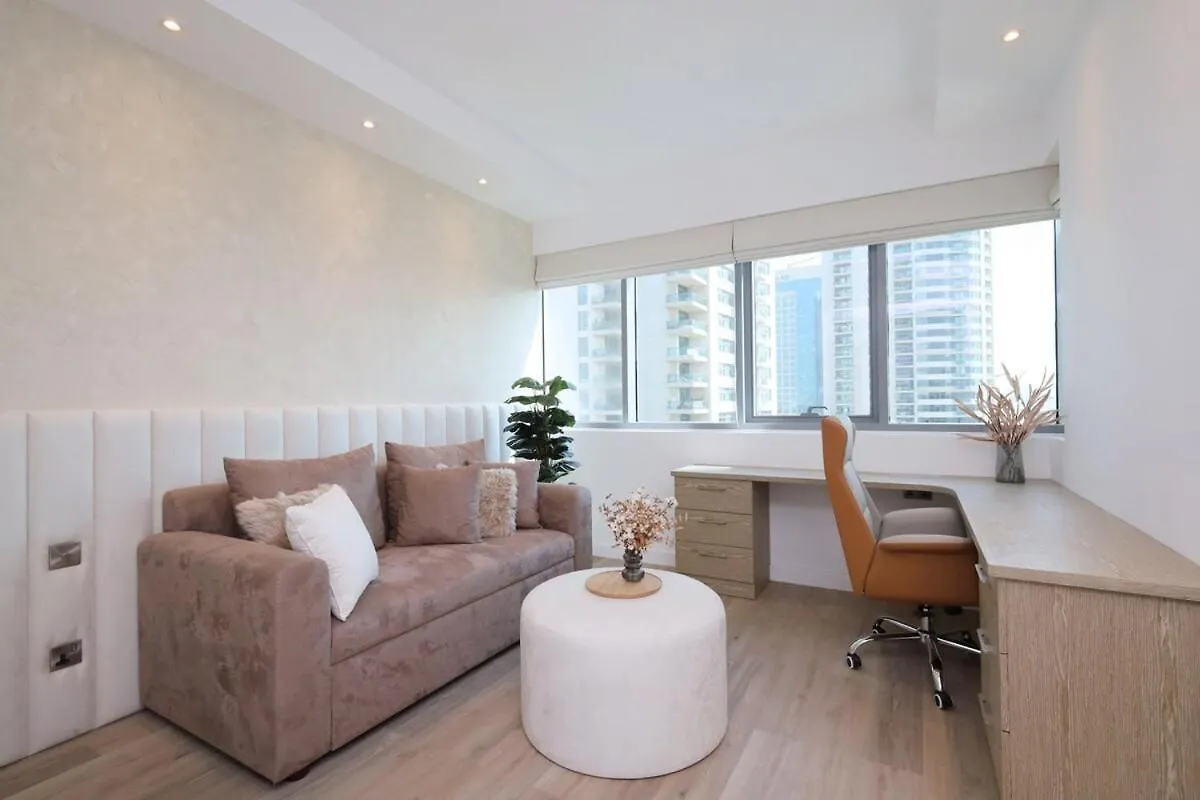 Luxury 3 Bed Apt With Golf Course Views Dubai 0*,  United Arab Emirates
