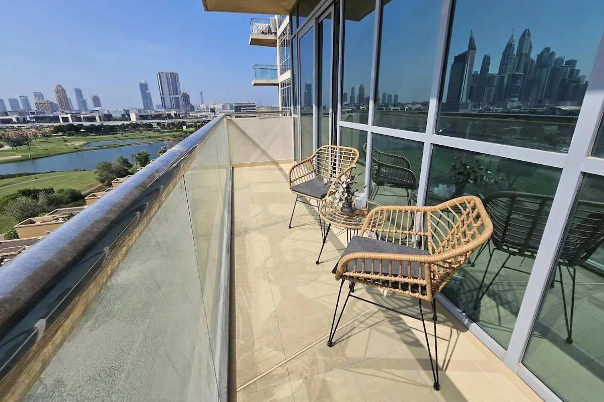 Luxury 3 Bed Apt With Golf Course Views Dubai